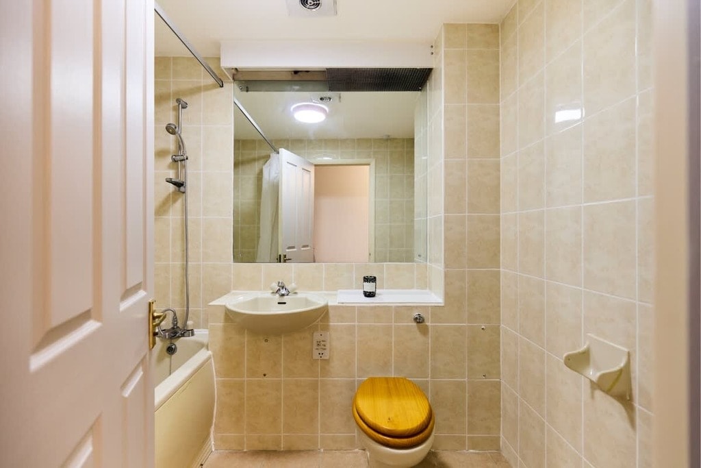 Conant Mews (ex £150pcm for bills), E1 8RZ