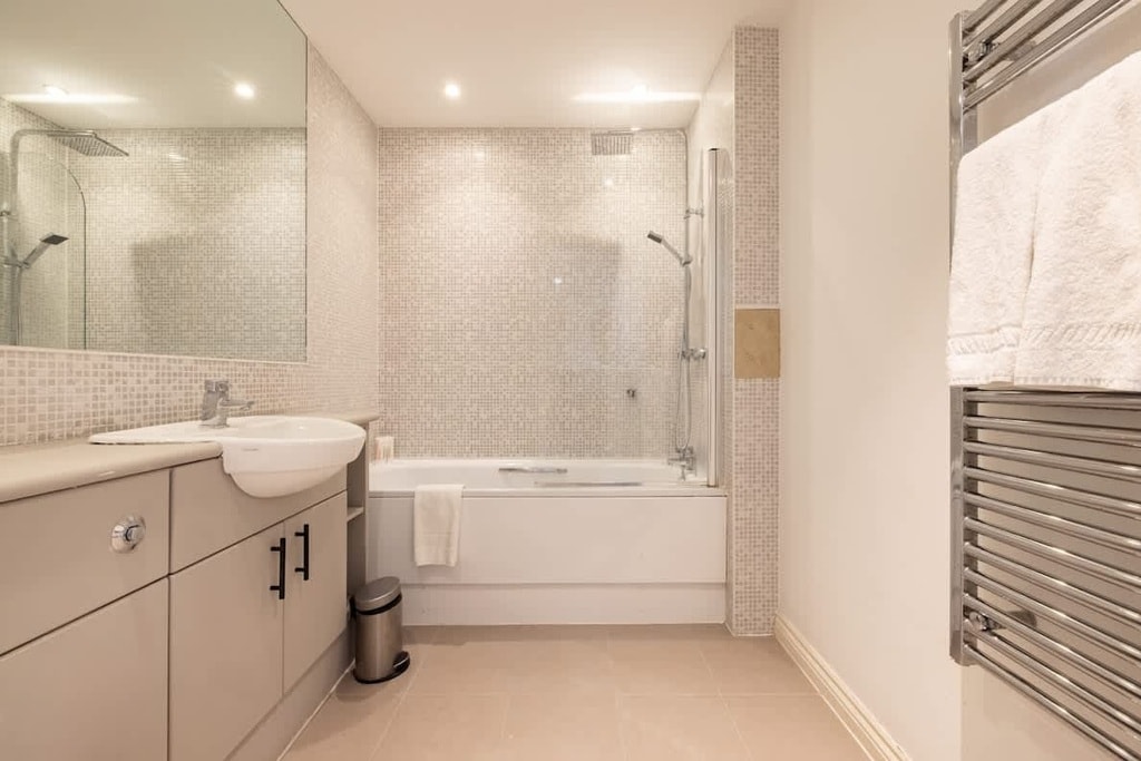 Battersea Park Road, SW8 4DA