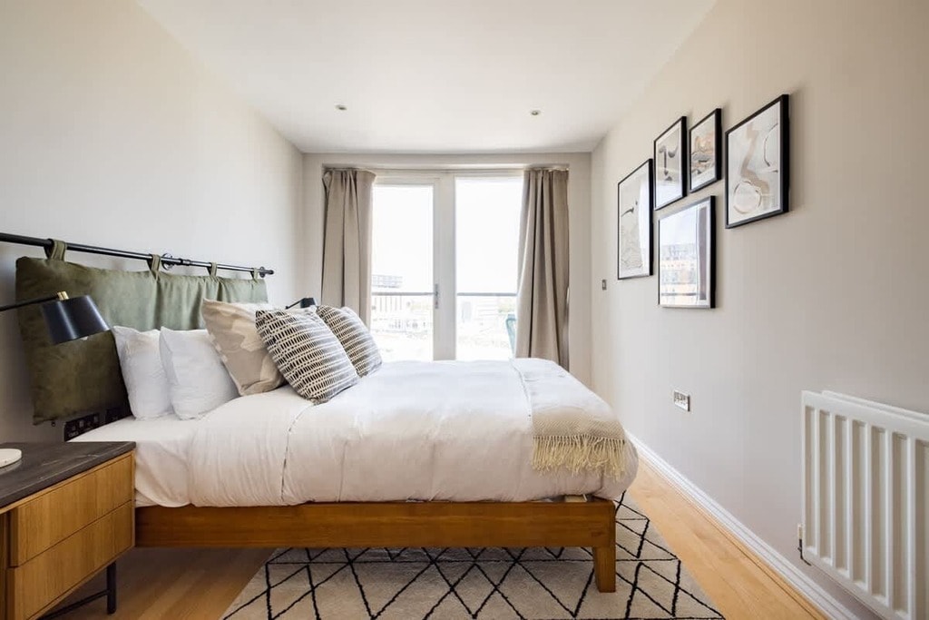 Battersea Park Road, SW8 4DA