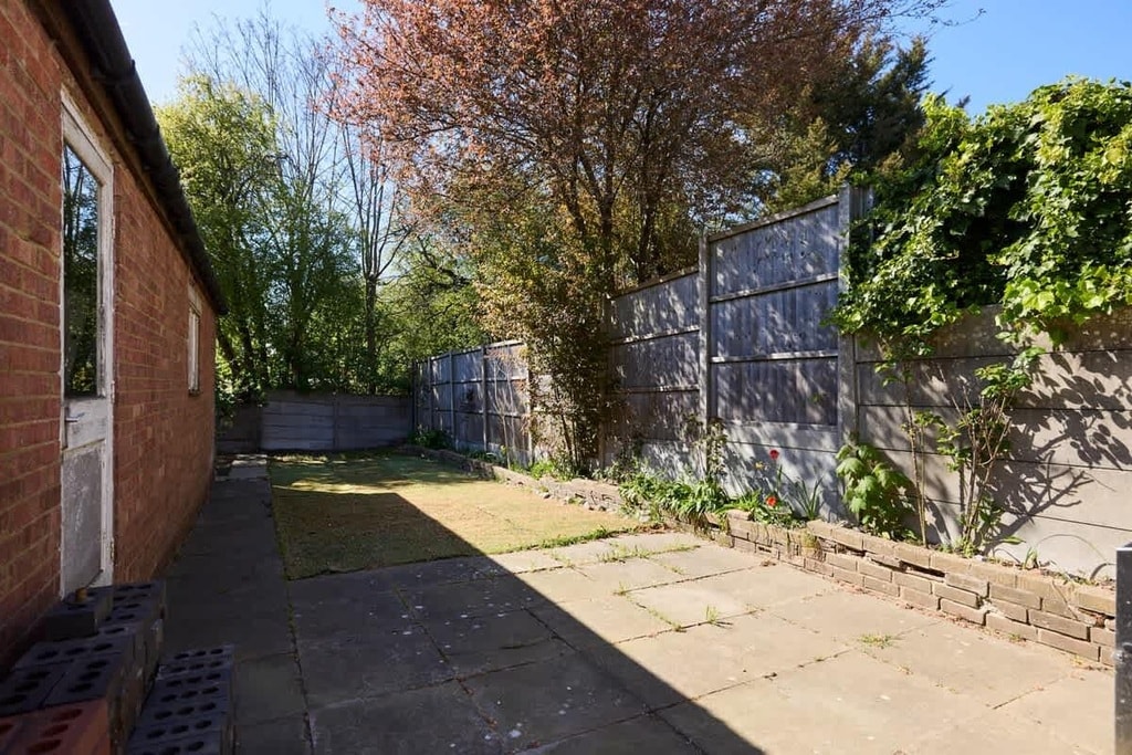 Randall Avenue, NW2 7RN