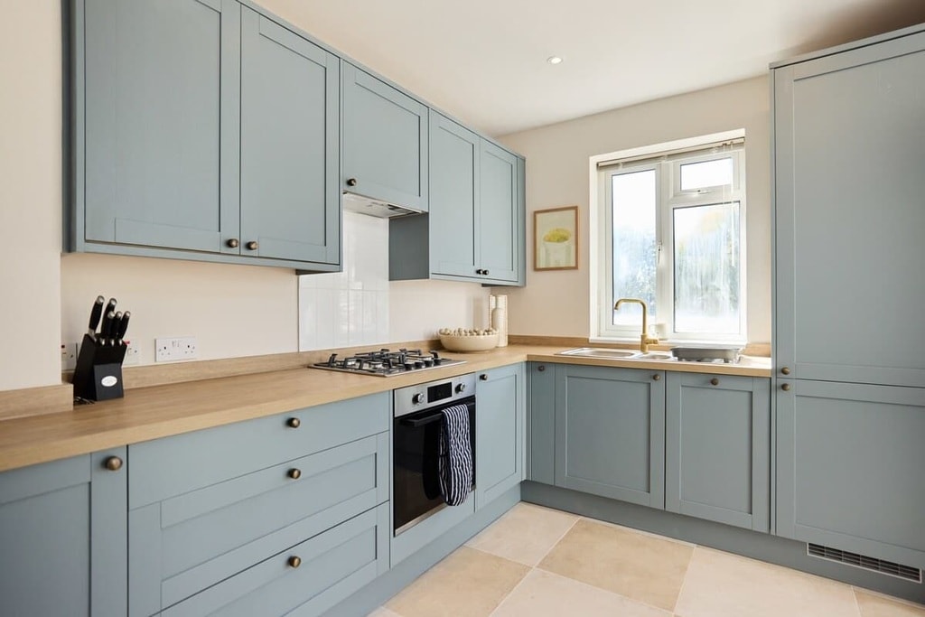 Randall Avenue, NW2 7RN