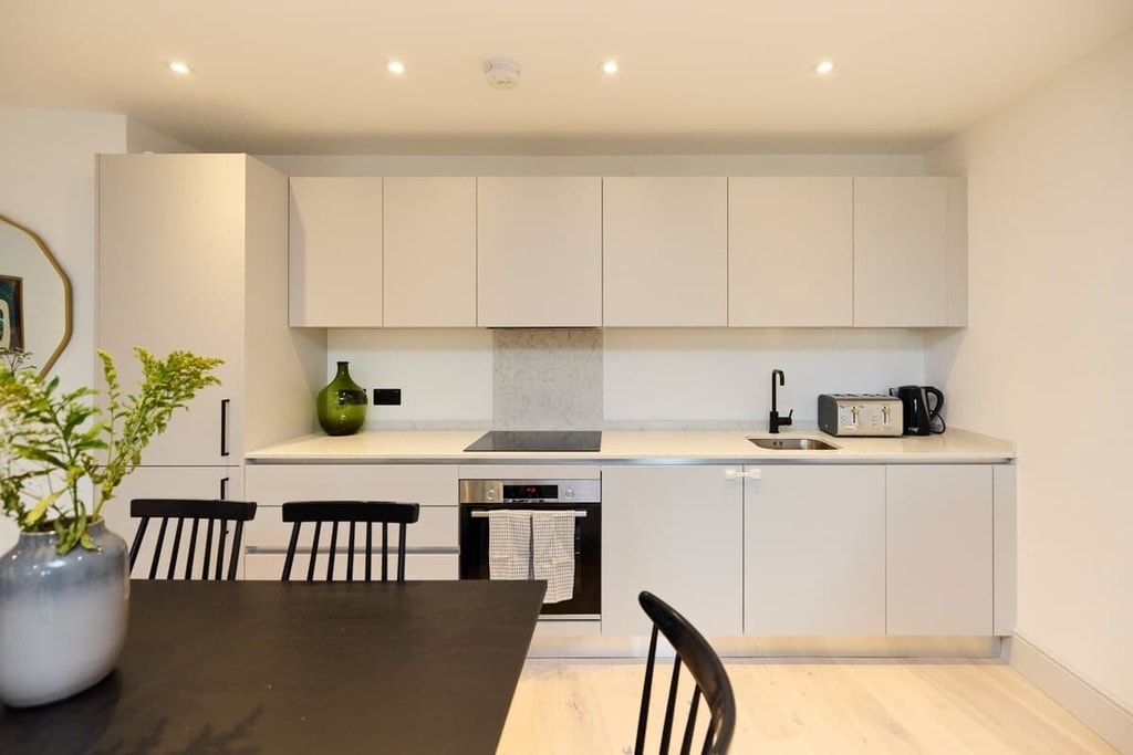 Station Road, SW19 2LP