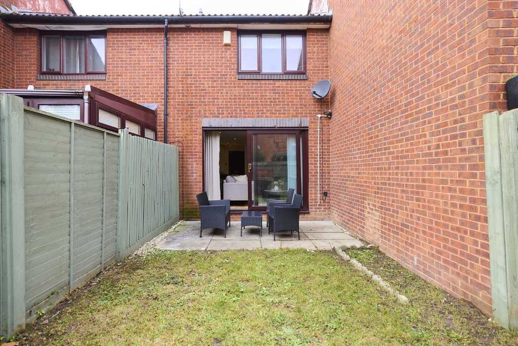 Claire Place, E14 8NJ