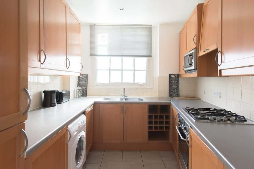 Queen's Gate Mews, SW7 5QN