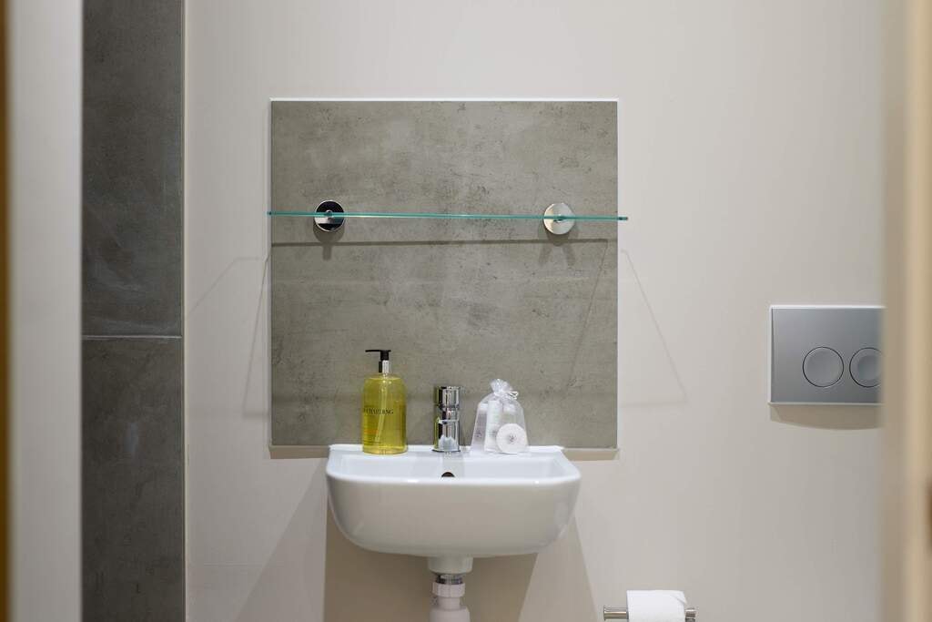 Ladbroke Grove, W10 5NE