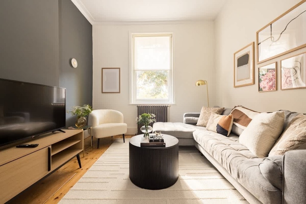 Abinger Road, W4 1EU