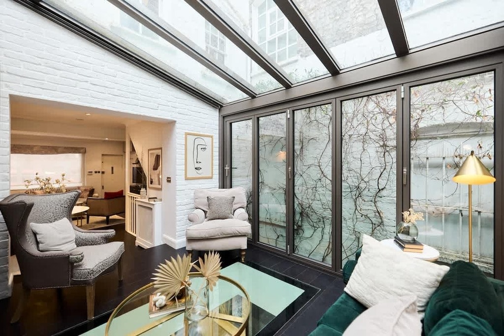 Uxbridge Street, W8 7TQ