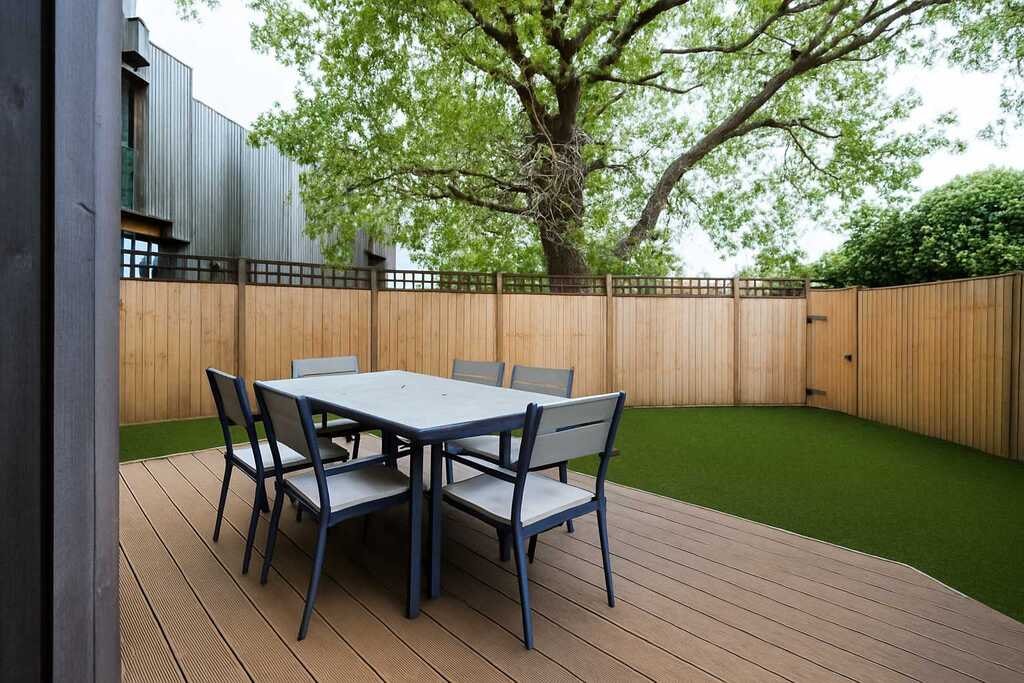 Crowntree Mews, NW7 1TR