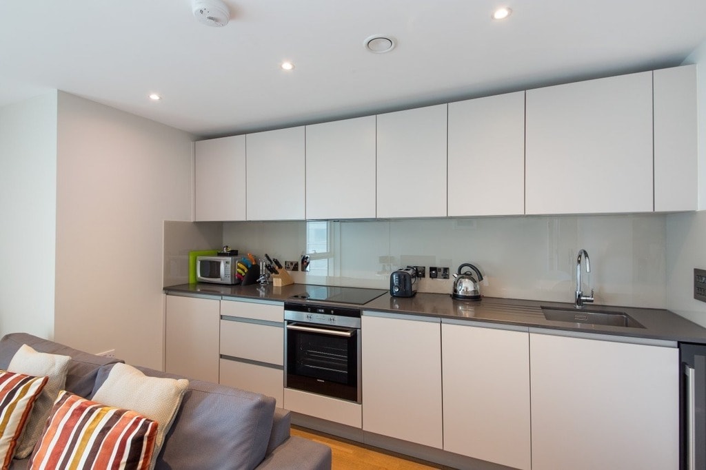 Whitechapel High Street, E1 7AQ