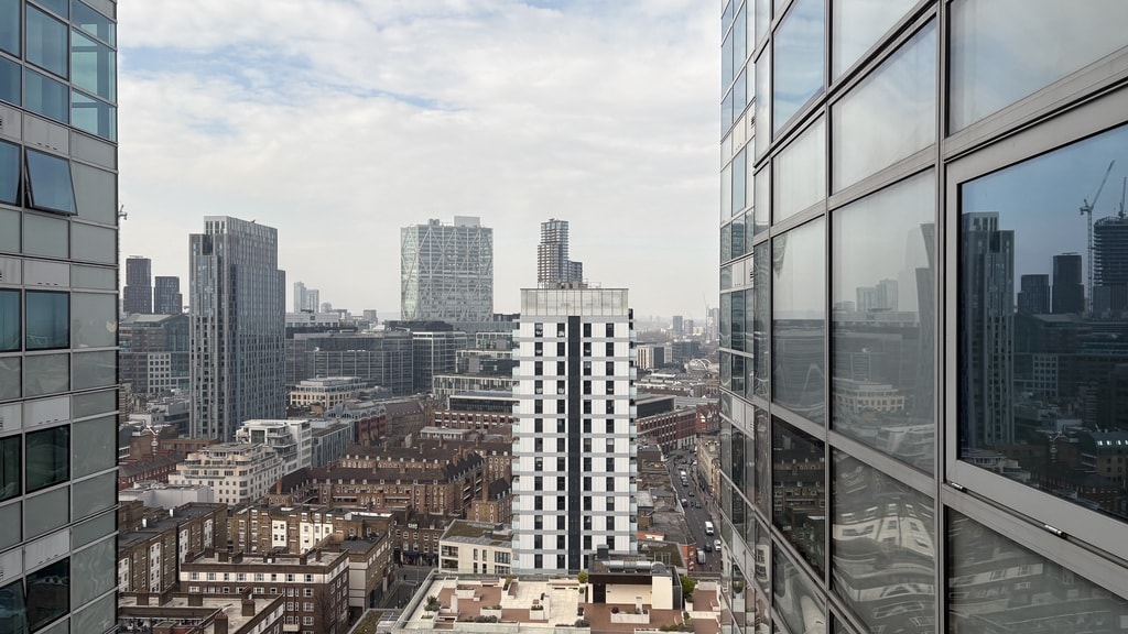 Whitechapel High Street, E1 7AQ