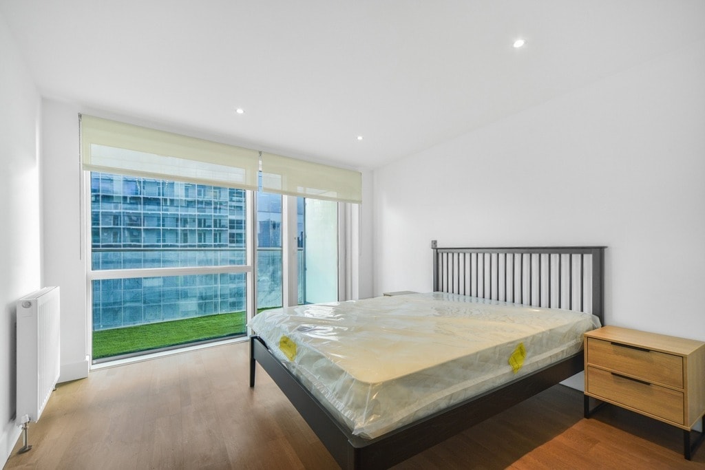 Whitechapel High Street, E1 7AQ