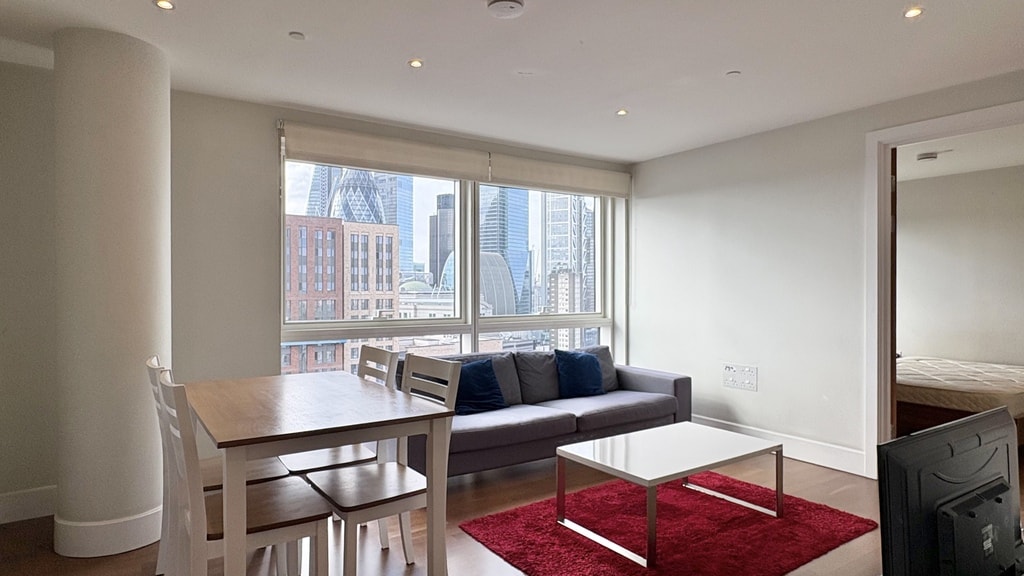 Whitechapel High Street, E1 7AQ