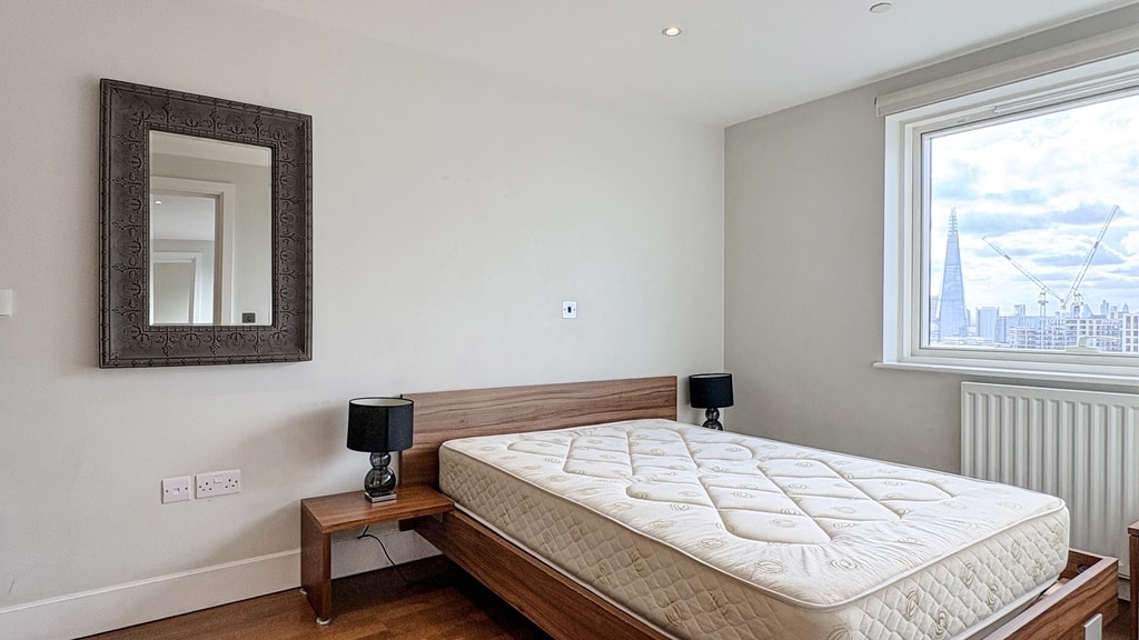 Whitechapel High Street, E1 7AQ