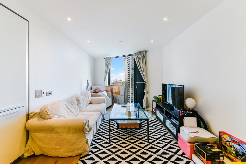 Walworth Road, SE1 6EH