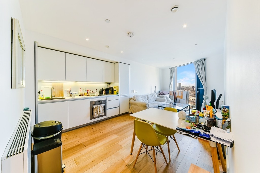 Walworth Road, SE1 6EH