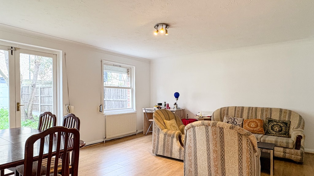 Westferry Road, E14 3AH