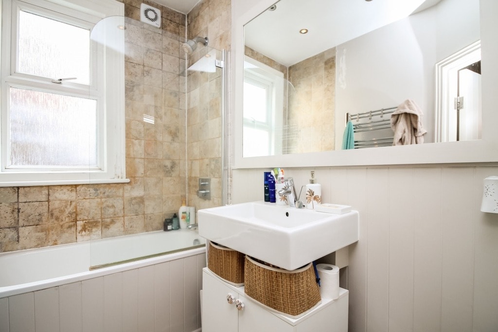 Ormiston Grove, W12 0JP