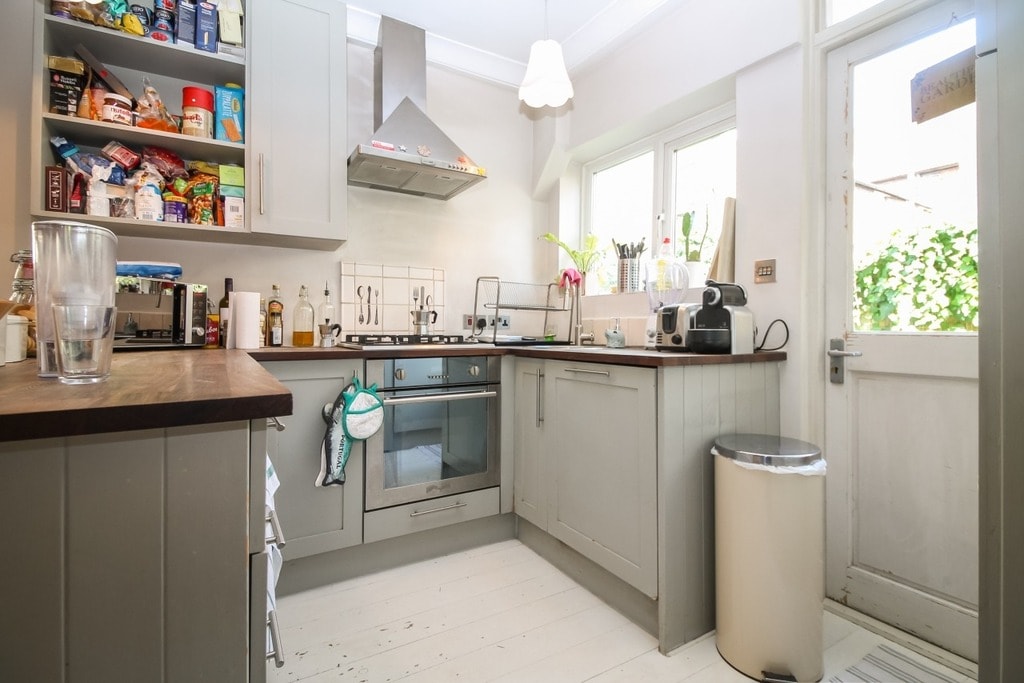 Ormiston Grove, W12 0JP