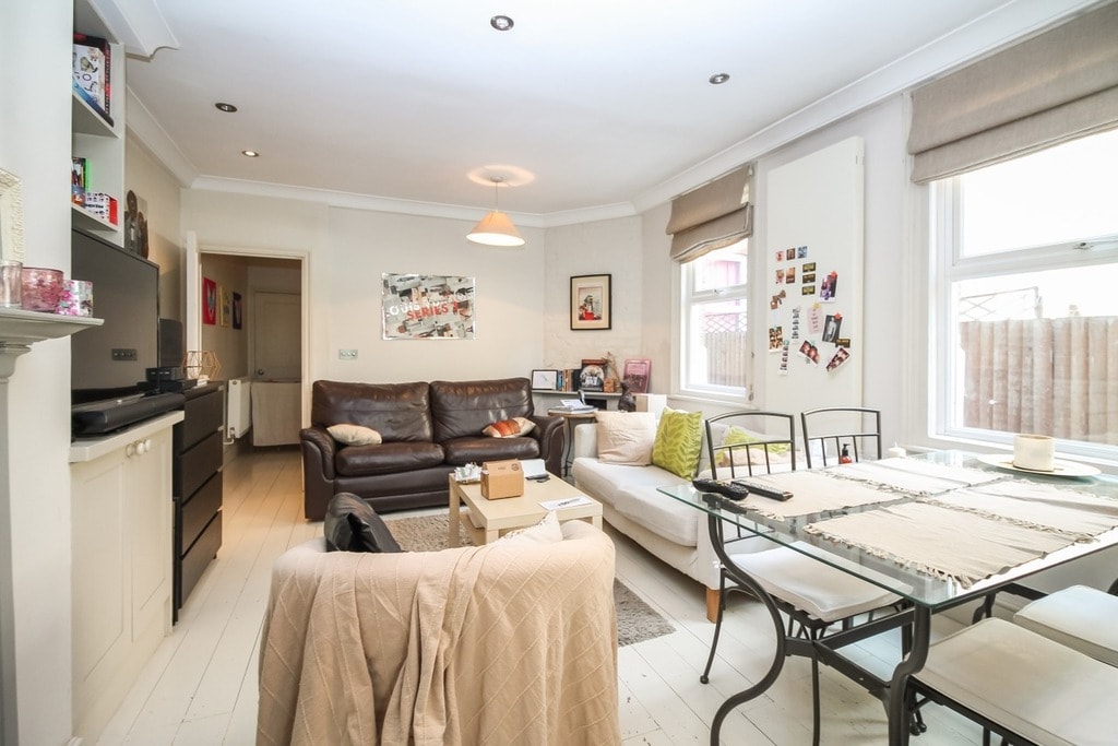 Ormiston Grove, W12 0JP