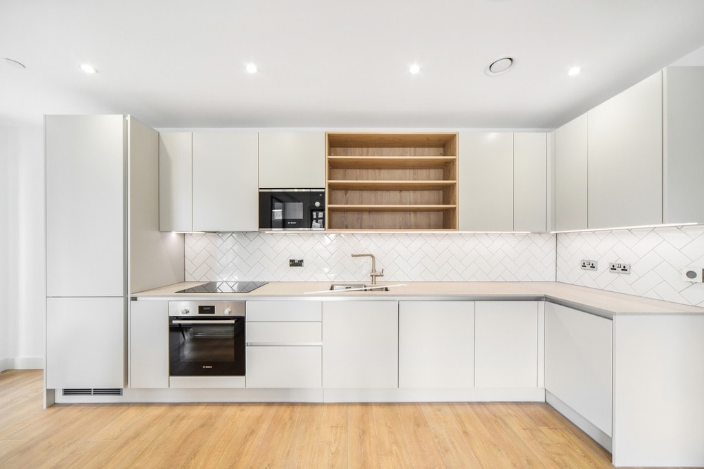 New Village Avenue, E14 0TB