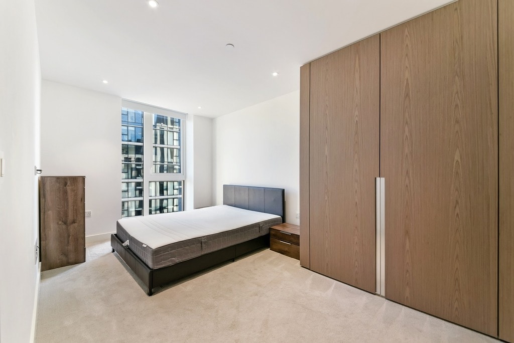 Vaughan Way, E1W 2AG