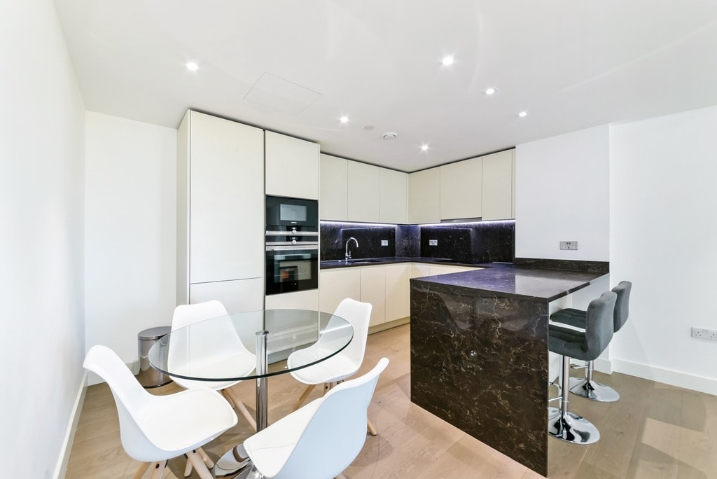 Vaughan Way, E1W 2AG