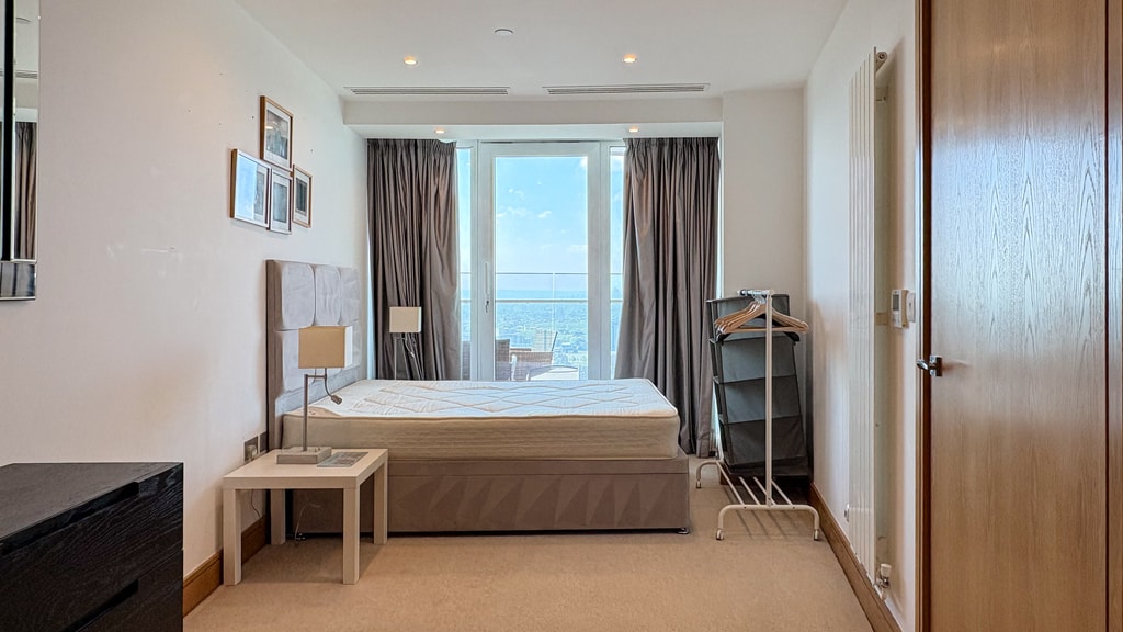 Crossharbour Plaza, E14 9UE