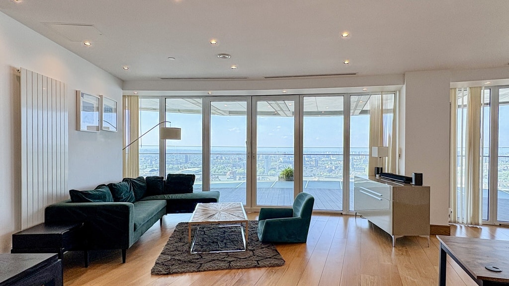 Crossharbour Plaza, E14 9UE