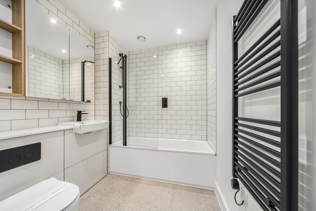 New Village Avenue, E14 0TB