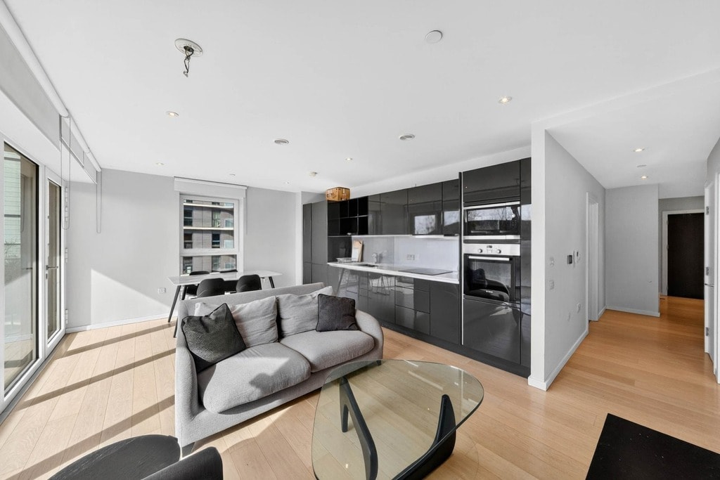 Glasshouse Gardens, E20 1HR