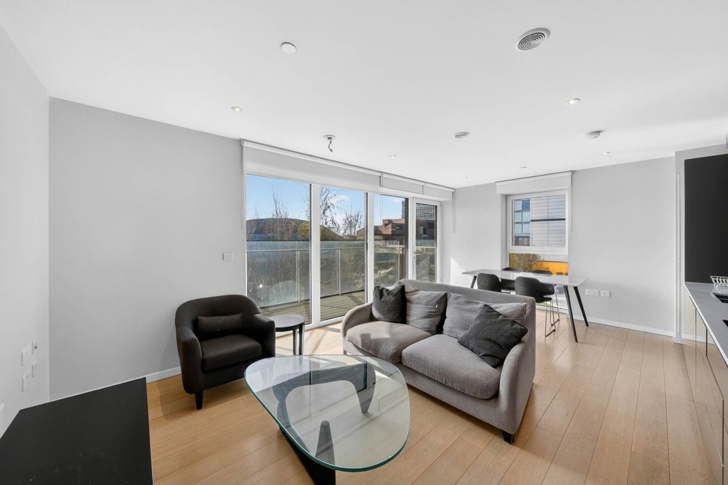 Glasshouse Gardens, E20 1HR