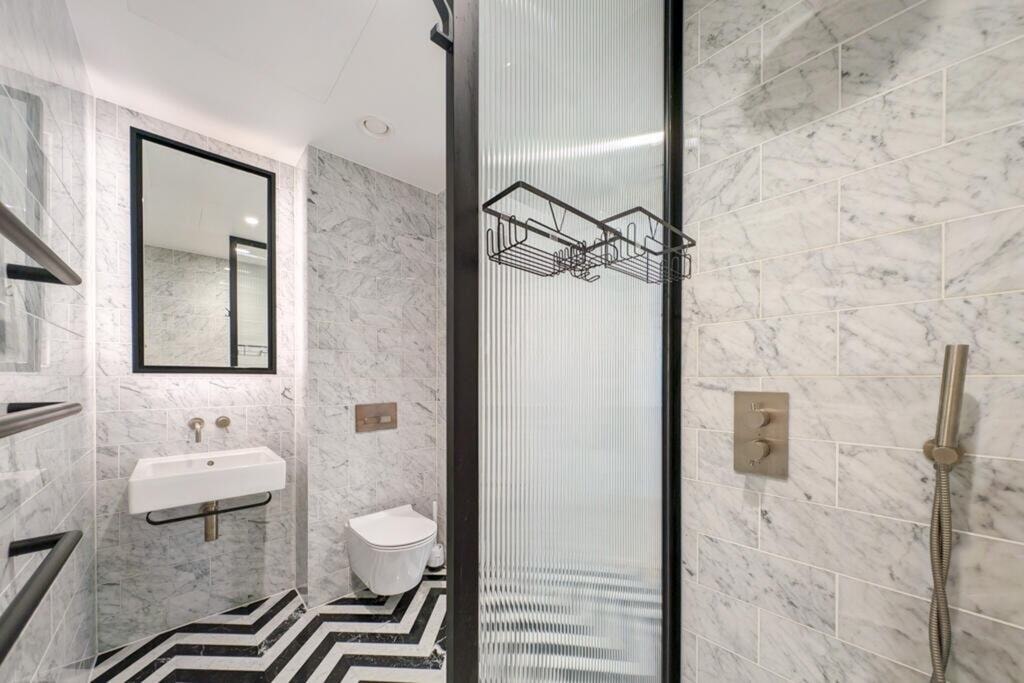 Wards Place, E14 9DY