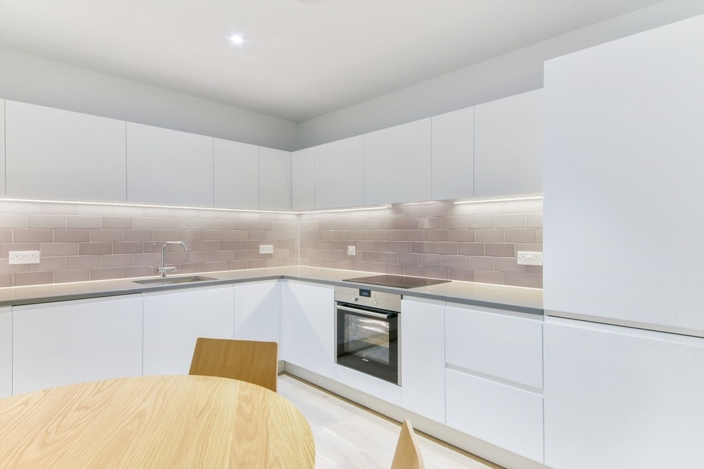 Schooner Road, E16 2PT