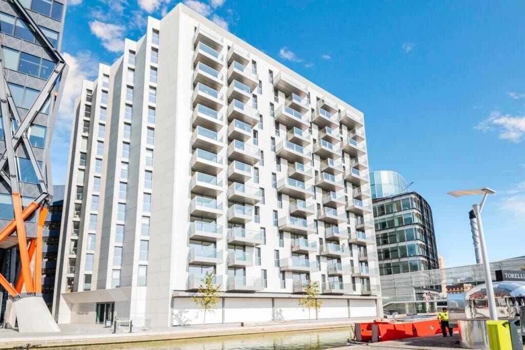 Canalside Walk, W2 1GT