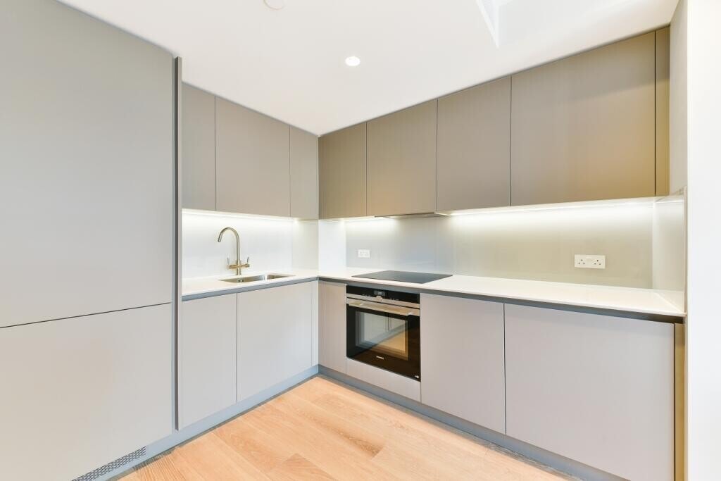 Canalside Walk, W2 1GT