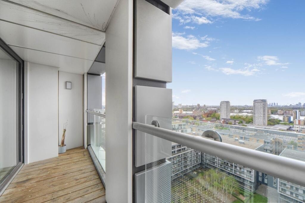 Lincoln Plaza, E14 9EW