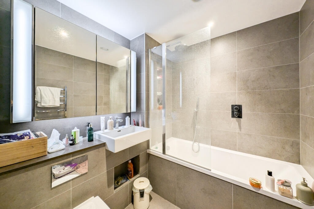 Lanchester Way, SW11 7DD