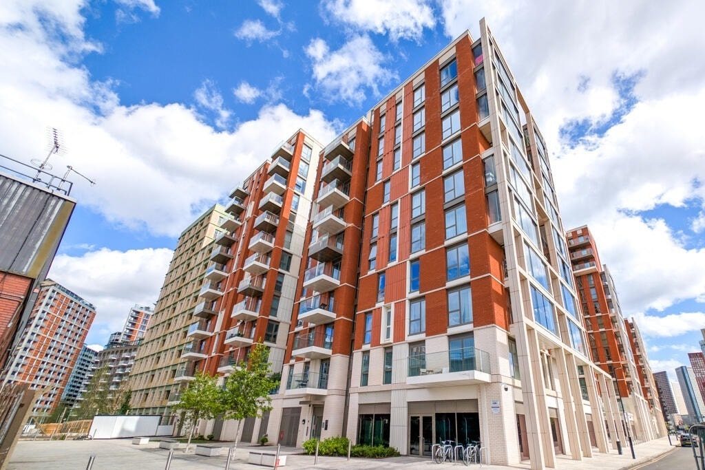 Lanchester Way, SW11 7DD
