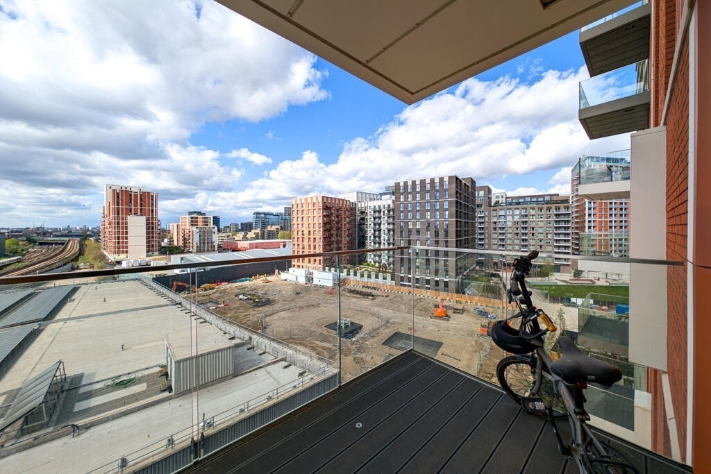 Lanchester Way, SW11 7DD