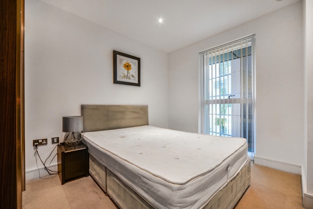 Lincoln Plaza, E14 9BU
