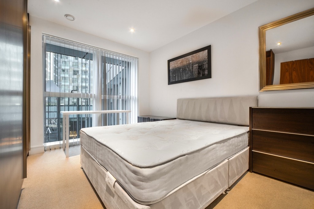 Lincoln Plaza, E14 9BU
