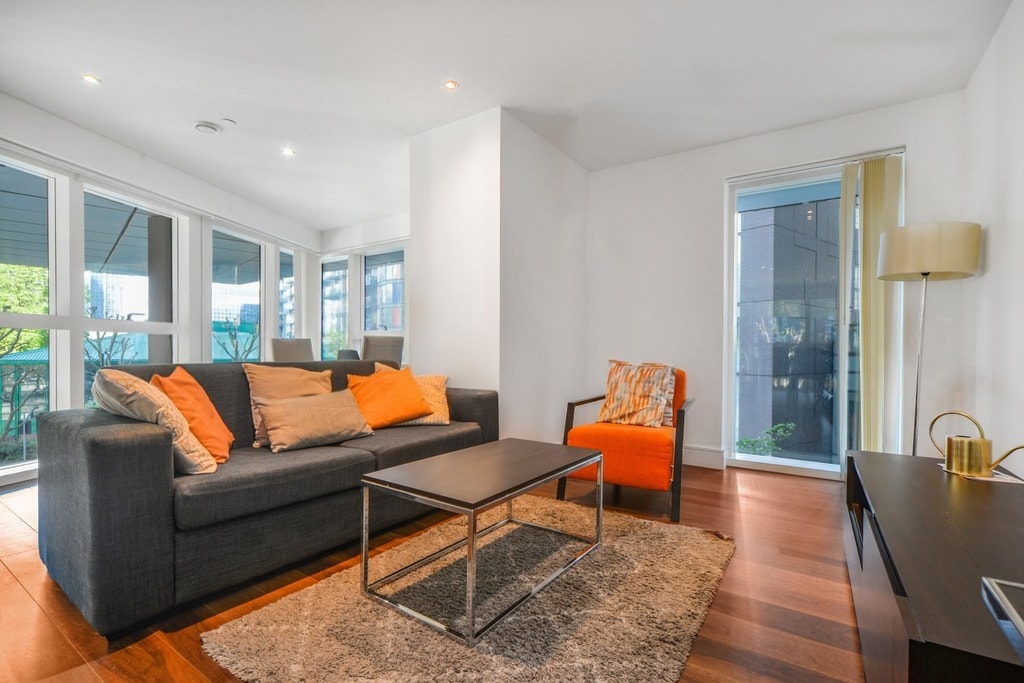 Lincoln Plaza, E14 9BU