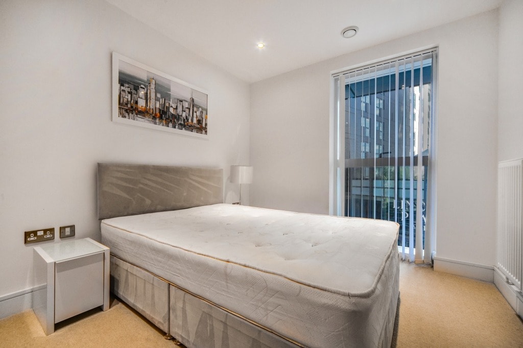Lincoln Plaza, E14 9BU