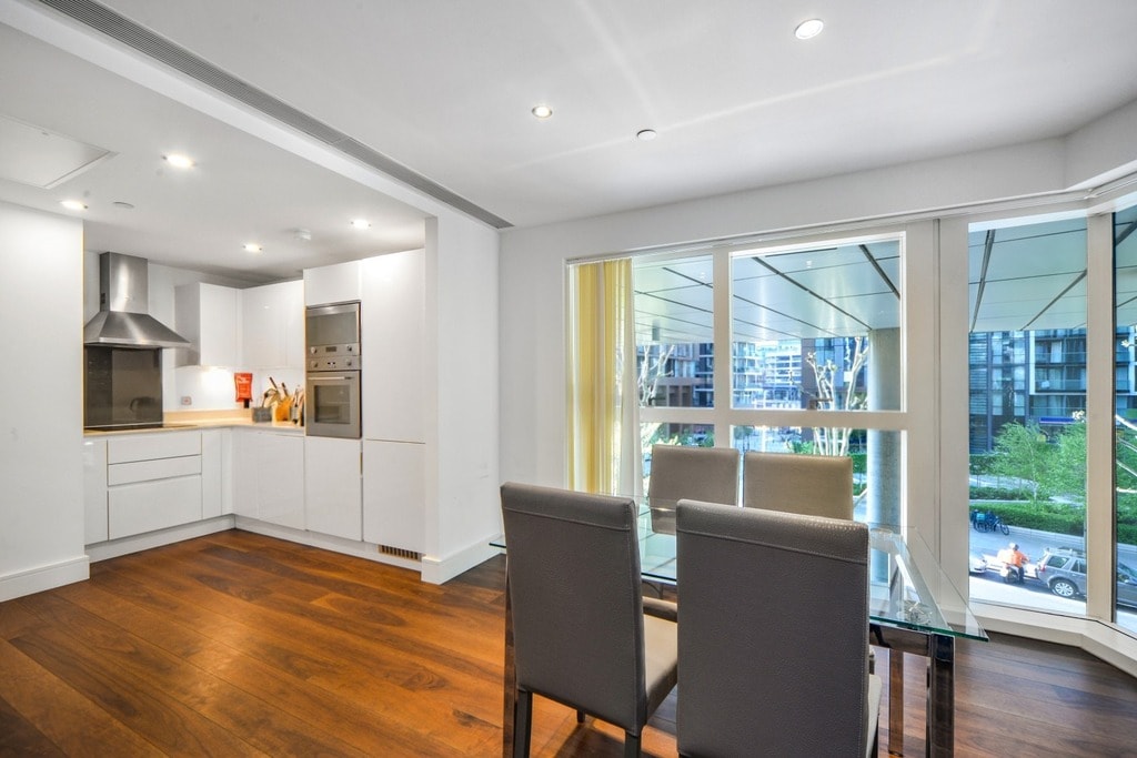 Lincoln Plaza, E14 9BU