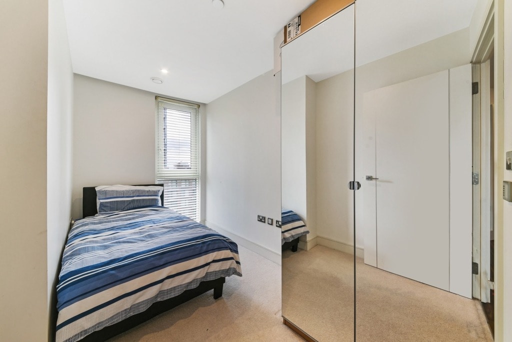 Alie Street, E1 8NF