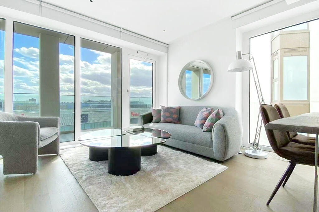 Fountain Park Way, W12 7LD