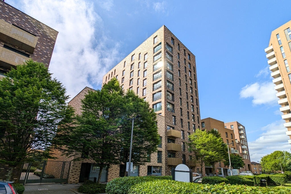 Nelson Walk, E3 3FR