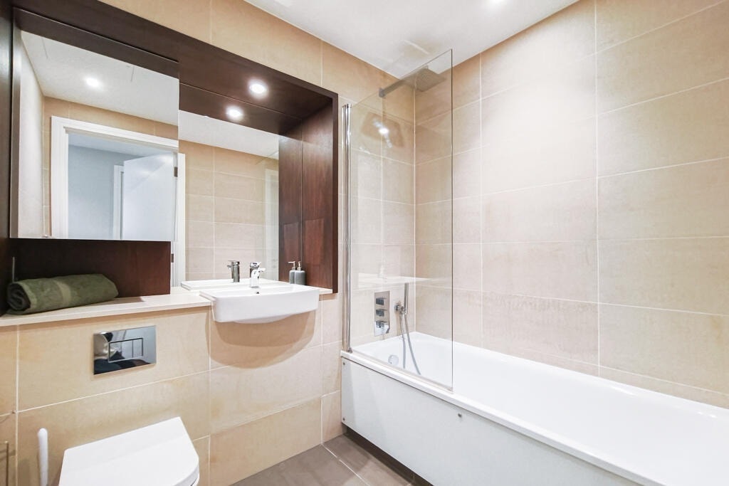 Harbour Way, E14 9DN