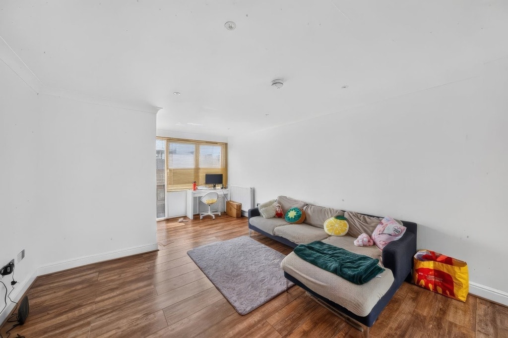 Vantage Mews, E14 9NY