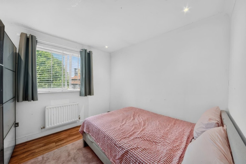 Vantage Mews, E14 9NY